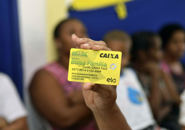 Após redução do auxílio emergencial, fila do Bolsa Família volta a 1 milhão de cadastros 6