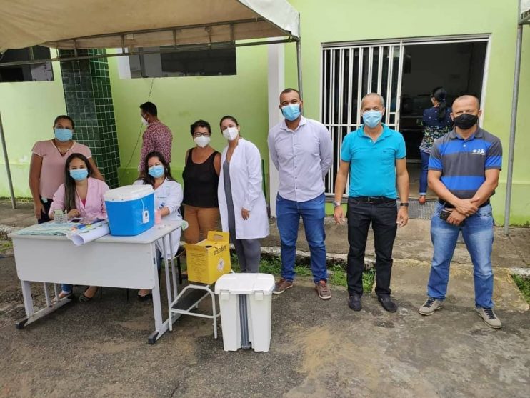 Camacã: Secretaria de Saúde inicia a vacinação em idosos através do sistema drive-thru 9