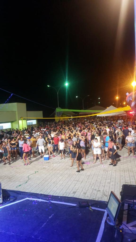 Fabinho abre o carnaval com chave de ouro na sexta em Paramirim 8