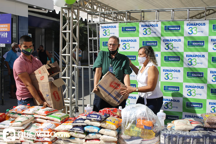 Projeto Vidas por Vidas arrecada alimentos e donativos em drive-thru solidário 32