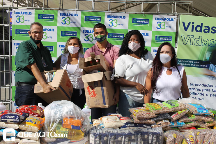 Projeto Vidas por Vidas arrecada alimentos e donativos em drive-thru solidário 34