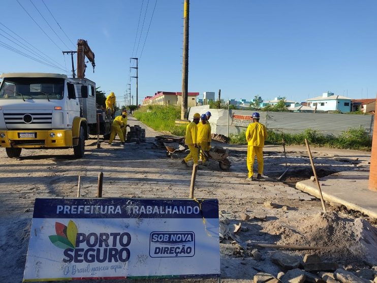 Manutenção de vias públicas segue em ritmo acelerado em Porto Seguro 13