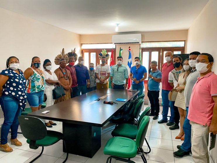 Vice-prefeito e secretário de Turismo de Porto Seguro, Paulinho Toa Toa, atende solicitação de lideranças indígenas 5