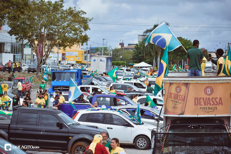 CARREATA PELA DEMOCRACIA E PELA LIBERDADE É REALIZADA EM EUNÁPOLIS 80