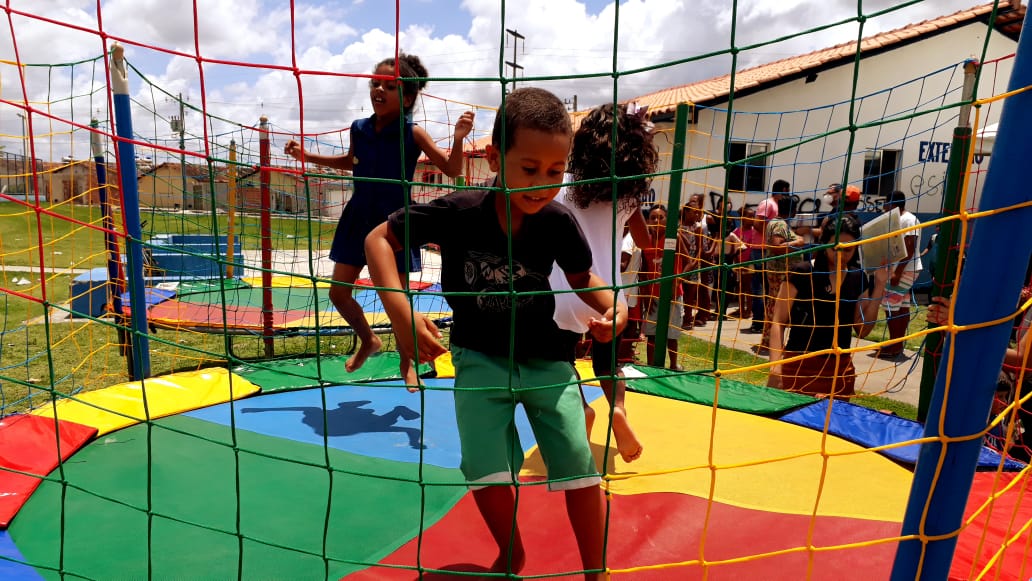 "Assistência Social Itinerante" leva ação de cidadania para cerca de 1 mil famílias no bairro Arnaldão 6