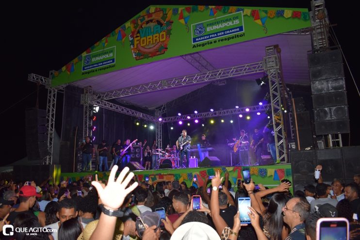 Banda Raneychas anima Vila do Forró com show em três circuitos em Eunápolis 126