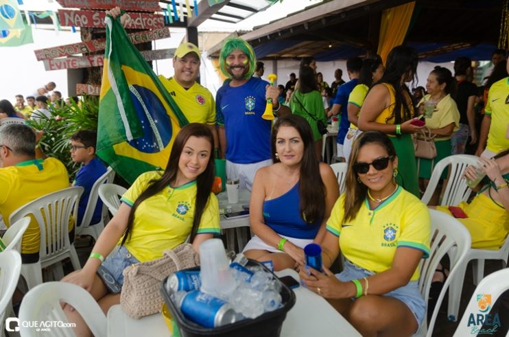 Walber Luiz, Júlio Cardozzo e Dande Maisk animam festa da Copa na Area Beach 120