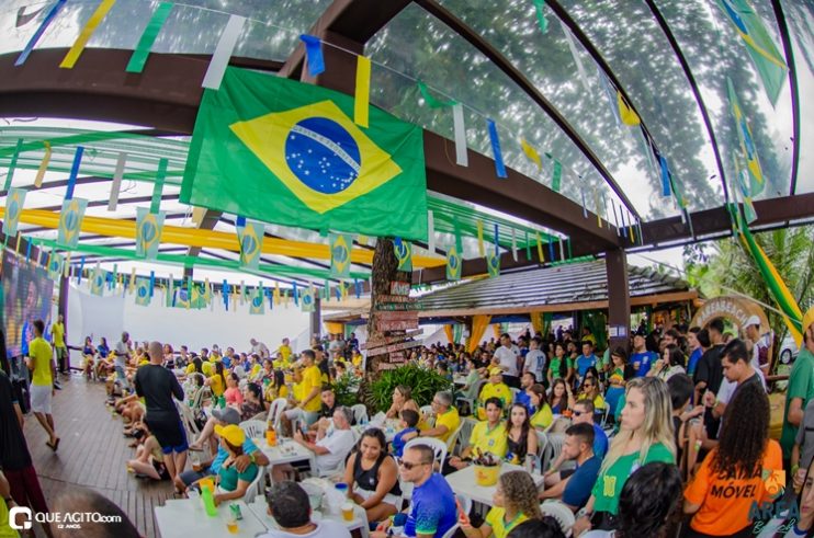 Walber Luiz, Júlio Cardozzo e Dande Maisk animam festa da Copa na Area Beach 123