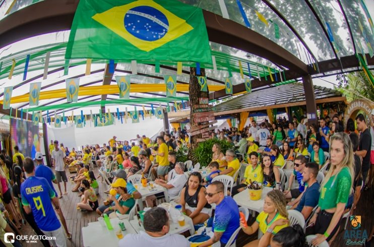 Walber Luiz, Júlio Cardozzo e Dande Maisk animam festa da Copa na Area Beach 125