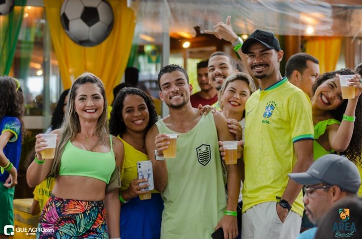 Walber Luiz, Júlio Cardozzo e Dande Maisk animam festa da Copa na Area Beach 137