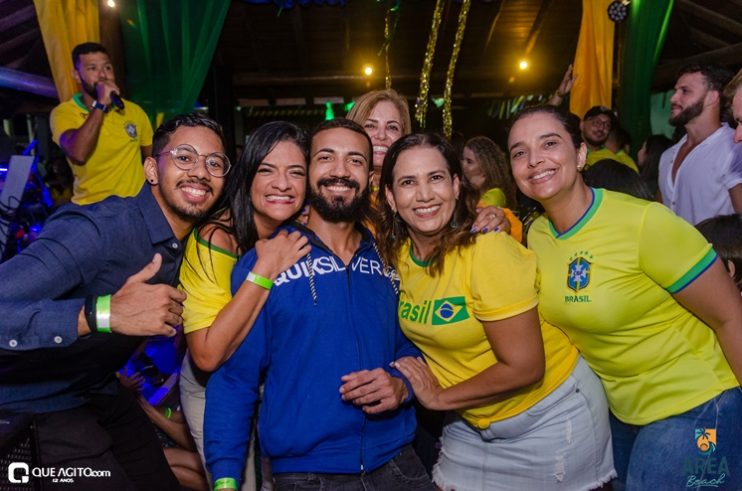 Walber Luiz, Júlio Cardozzo e Dande Maisk animam festa da Copa na Area Beach 198