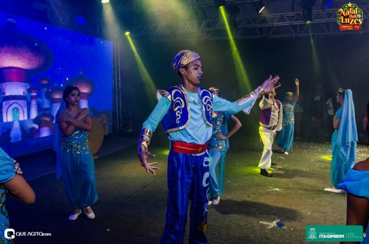 Sinho Ferrary encerra com chave de ouro o Natal das Luzes em Itagimirim 375