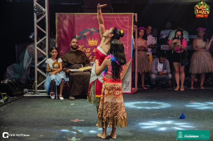 Sinho Ferrary encerra com chave de ouro o Natal das Luzes em Itagimirim 377