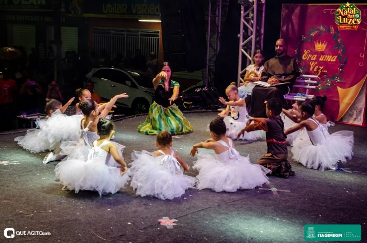 Sinho Ferrary encerra com chave de ouro o Natal das Luzes em Itagimirim 398