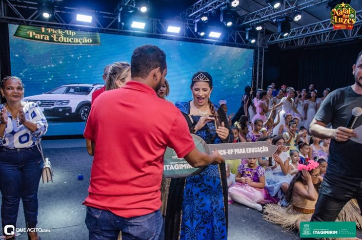 Sinho Ferrary encerra com chave de ouro o Natal das Luzes em Itagimirim 469