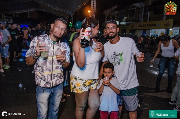 Sinho Ferrary encerra com chave de ouro o Natal das Luzes em Itagimirim 483