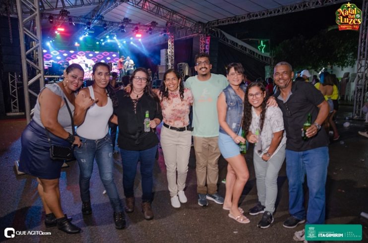 Sinho Ferrary encerra com chave de ouro o Natal das Luzes em Itagimirim 486