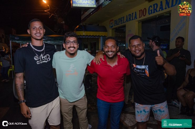 Sinho Ferrary encerra com chave de ouro o Natal das Luzes em Itagimirim 491