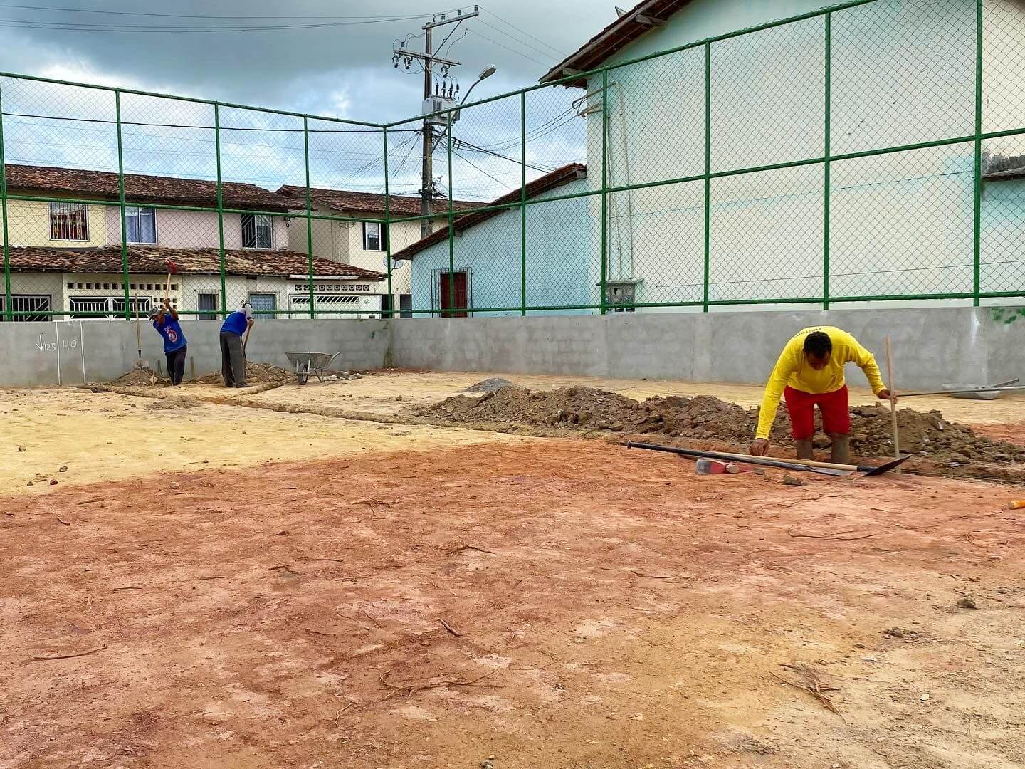 Obra da quadra de esportes e espaço de convivência no Parque da Renovação está prestes a ser inaugurada 7