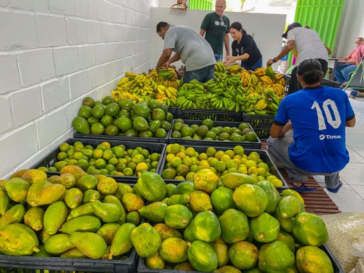 Prefeita Cordélia Torres acompanha primeira aquisição e distribuição de alimentos do PAA 2023 11