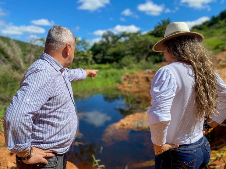 Prefeita Cordélia Torres vistoria construção de pontes na zona rural de Eunápolis 13