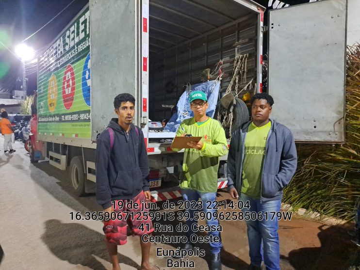 Catadores/as de recicláveis reciclaram 10.567 Kg gerando um faturamento de R$ 16.743,30 25