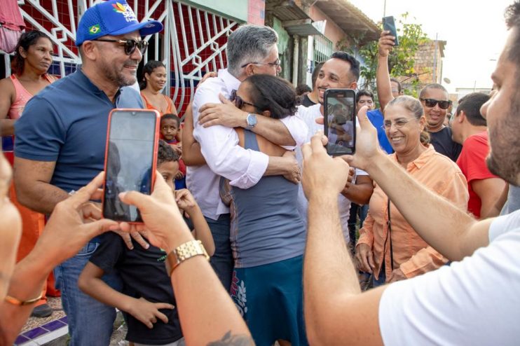 Prefeito Jânio Natal vistoria obras de pavimentação no bairro Paraguai 13