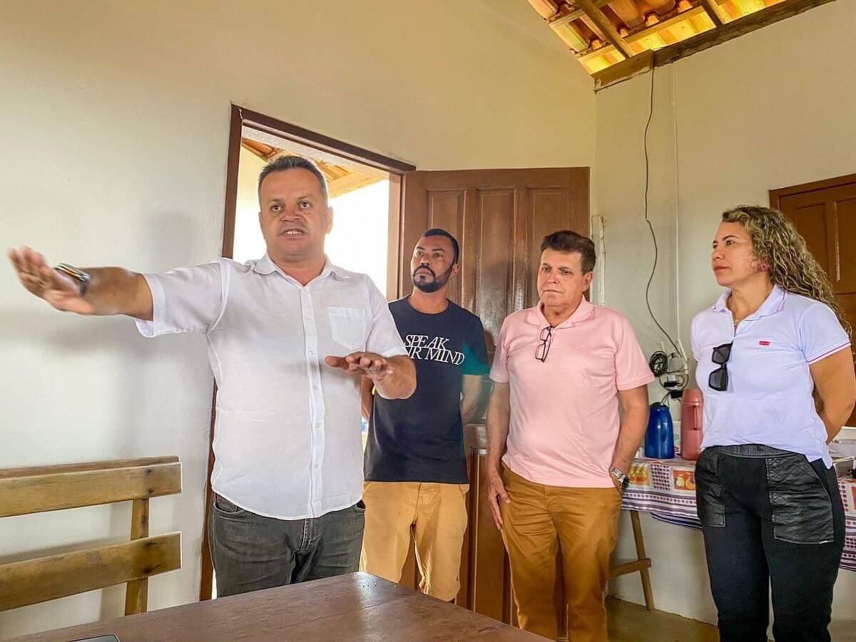 Prefeita Cordélia Torres anuncia melhorias durante visita à comunidade Miramar 6