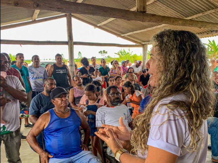 Prefeita Cordélia Torres anuncia melhorias durante visita à comunidade Sapucaeirinha 13