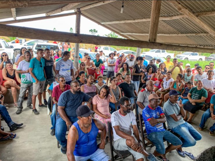 Prefeita Cordélia Torres anuncia melhorias durante visita à comunidade Sapucaeirinha 11