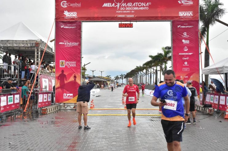 8ª MEIA MARATONA DO DESCOBRIMENTO: UMA JORNADA DE SUPERAÇÃO E CELEBRAÇÃO 28