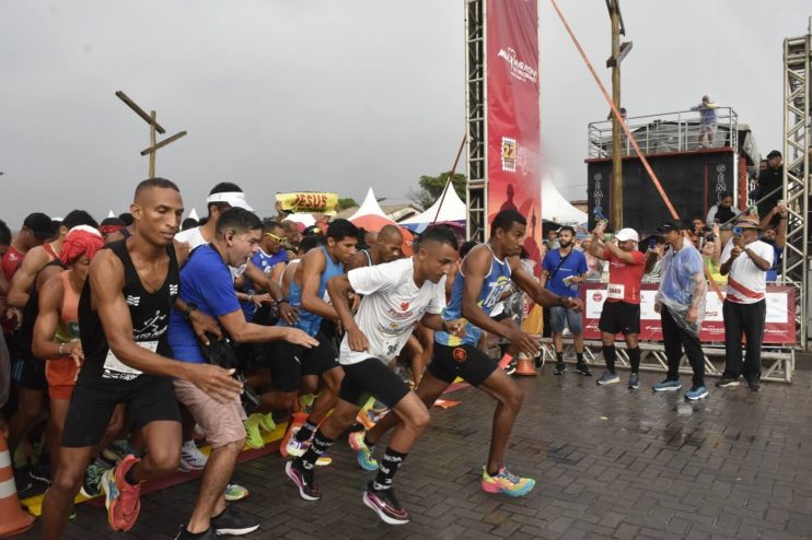 8ª MEIA MARATONA DO DESCOBRIMENTO: UMA JORNADA DE SUPERAÇÃO E CELEBRAÇÃO 34