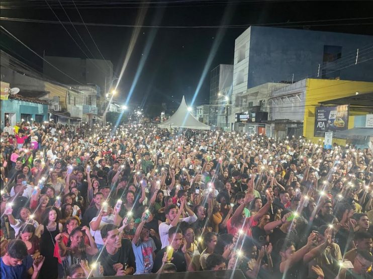 Prefeitura de Eunápolis promove show gospel na noite de abertura das comemorações do 36º aniversário da cidade 25