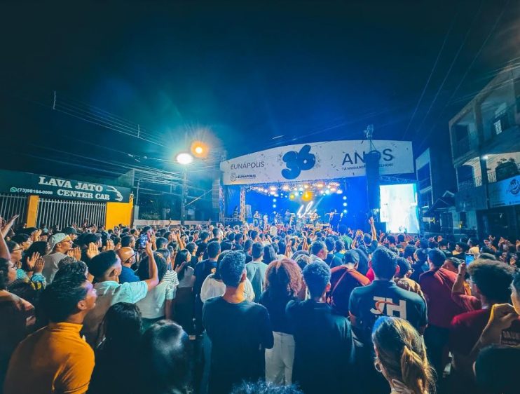 Prefeitura de Eunápolis promove show gospel na noite de abertura das comemorações do 36º aniversário da cidade 22