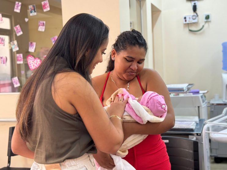 Prefeitura de Eunápolis realiza mais uma edição de projeto que acolhe e homenageia as mamães que tiveram seus bebês na Casa de Parto Lulu Parteira 16