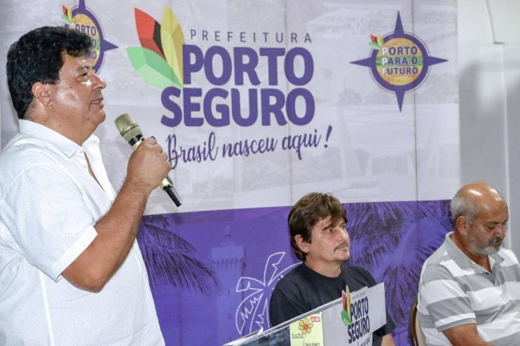 Prefeitura de Porto Seguro entrega tablets para Agentes Comunitários de Saúde 24