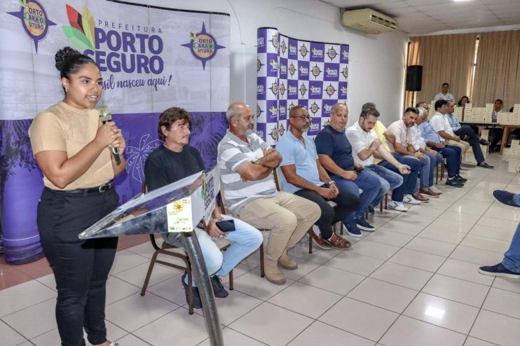 Prefeitura de Porto Seguro entrega tablets para Agentes Comunitários de Saúde 14