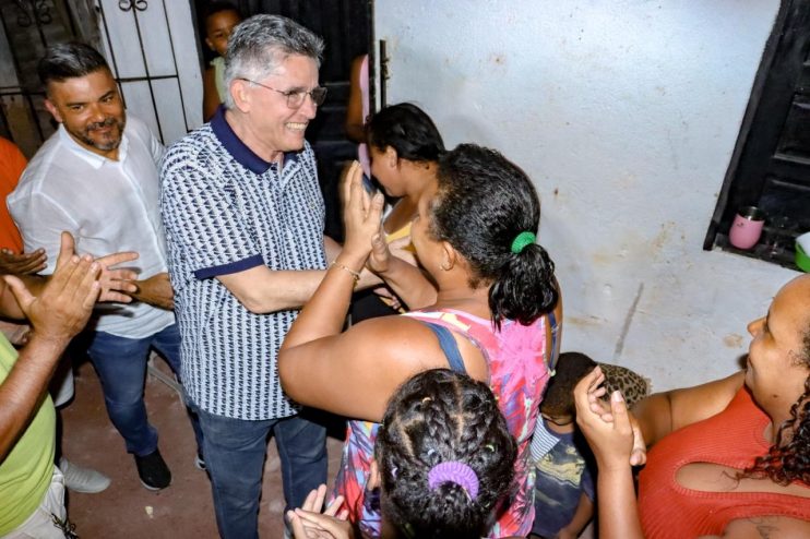 Prefeito Jânio Natal realiza visita técnica às obras de pavimentação no bairro Casas Novas 19