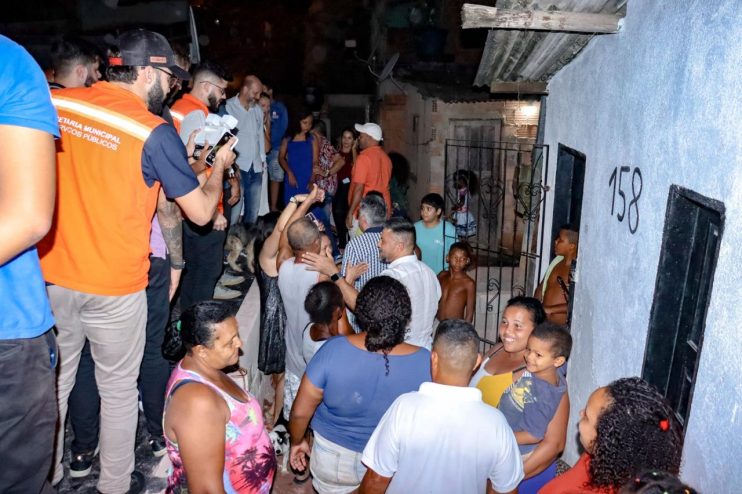 Prefeito Jânio Natal realiza visita técnica às obras de pavimentação no bairro Casas Novas 16