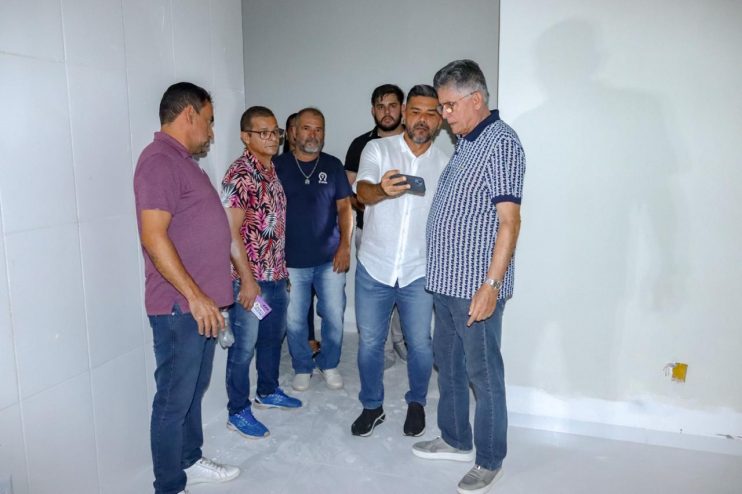 Prefeito Jânio Natal realiza visita técnica à nova Unidade de Saúde do bairro Areião 10