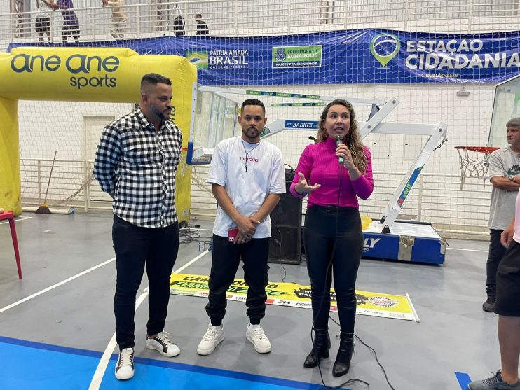 Prefeita Cordélia apoia Campeonato Evangélico de Futsal na Estação Cidadania 15