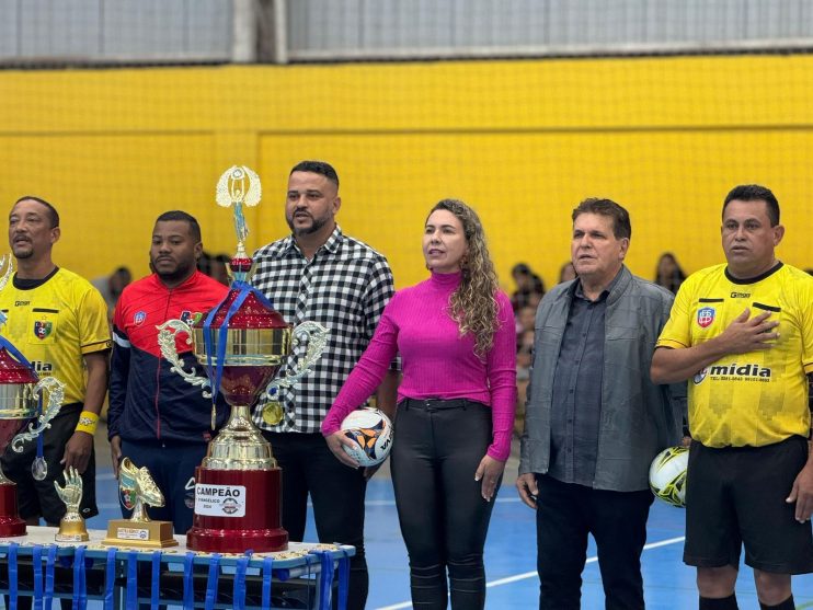 Prefeita Cordélia apoia Campeonato Evangélico de Futsal na Estação Cidadania 12