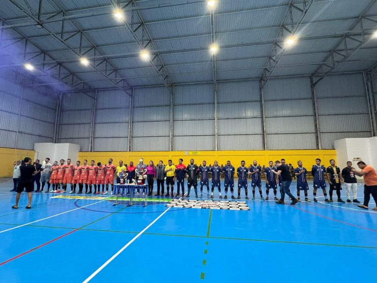 Prefeita Cordélia apoia Campeonato Evangélico de Futsal na Estação Cidadania 13