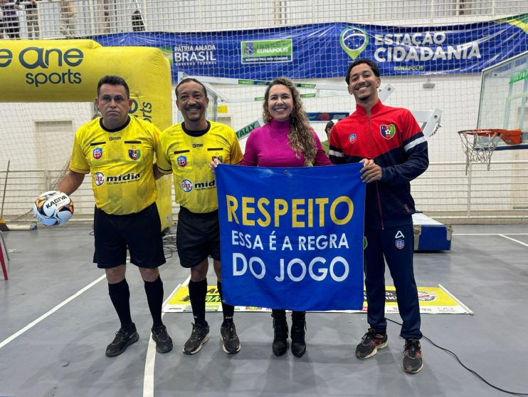 Prefeita Cordélia apoia Campeonato Evangélico de Futsal na Estação Cidadania 11