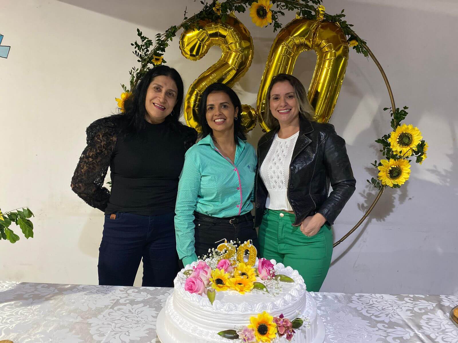 Prefeitura de Eunápolis realiza evento emocionante em comemoração aos 20 anos da Casa de Apoio à Criança e ao Adolescente 8