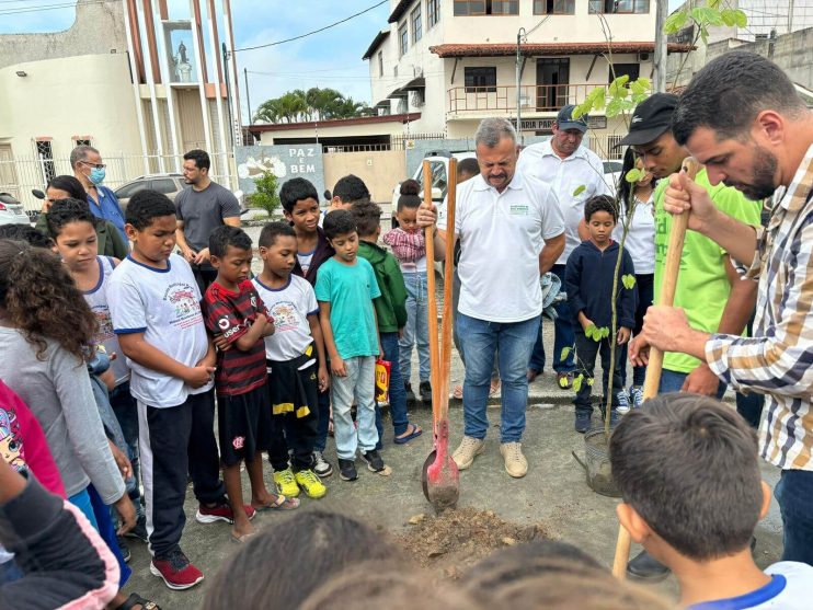 Prefeitura de Eunápolis realiza ação para celebrar o Dia Mundial do Meio Ambiente na escola Nilza Barbosa 9