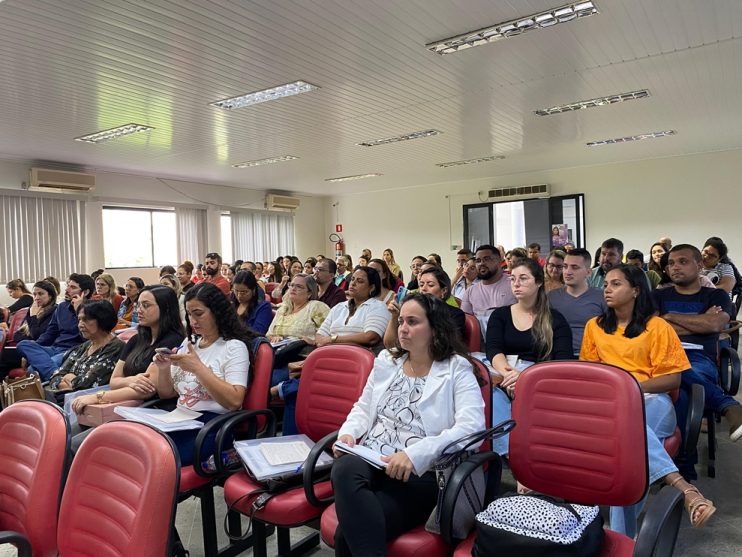 Prefeitura de Eunápolis promove capacitação para profissionais da saúde na área de urgência e para tratamentos de hanseníase 8