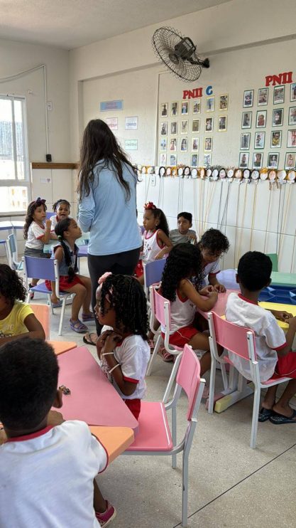 ALUNOS DA REDE PÚBLICA INSTALAM PLACAS DE CONSCIENTIZAÇÃO AMBIENTAL NAS PRAIAS DE PORTO SEGURO 13