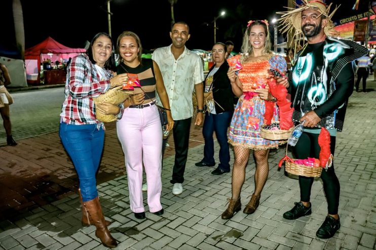 Terceira noite de São João em Porto Seguro anima forrozeiros 16