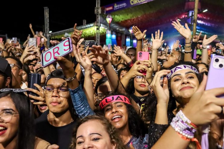 SÃO JOÃO: Luan Santana leva multidão à Passarela da Cultura 16